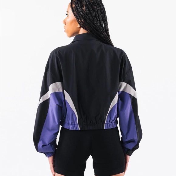NWT ALPHALETE Women’s Retro Crop Jacket Black/Arctic Sky Size SMALL Relaxed - Picture 3 of 7